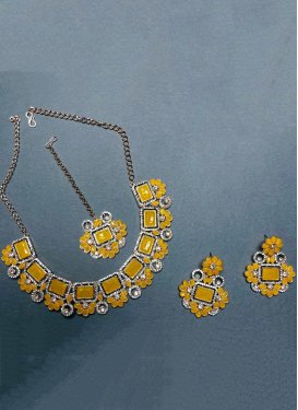 Outstanding Gold Rodium Polish Alloy Mustard and White Necklace Set
