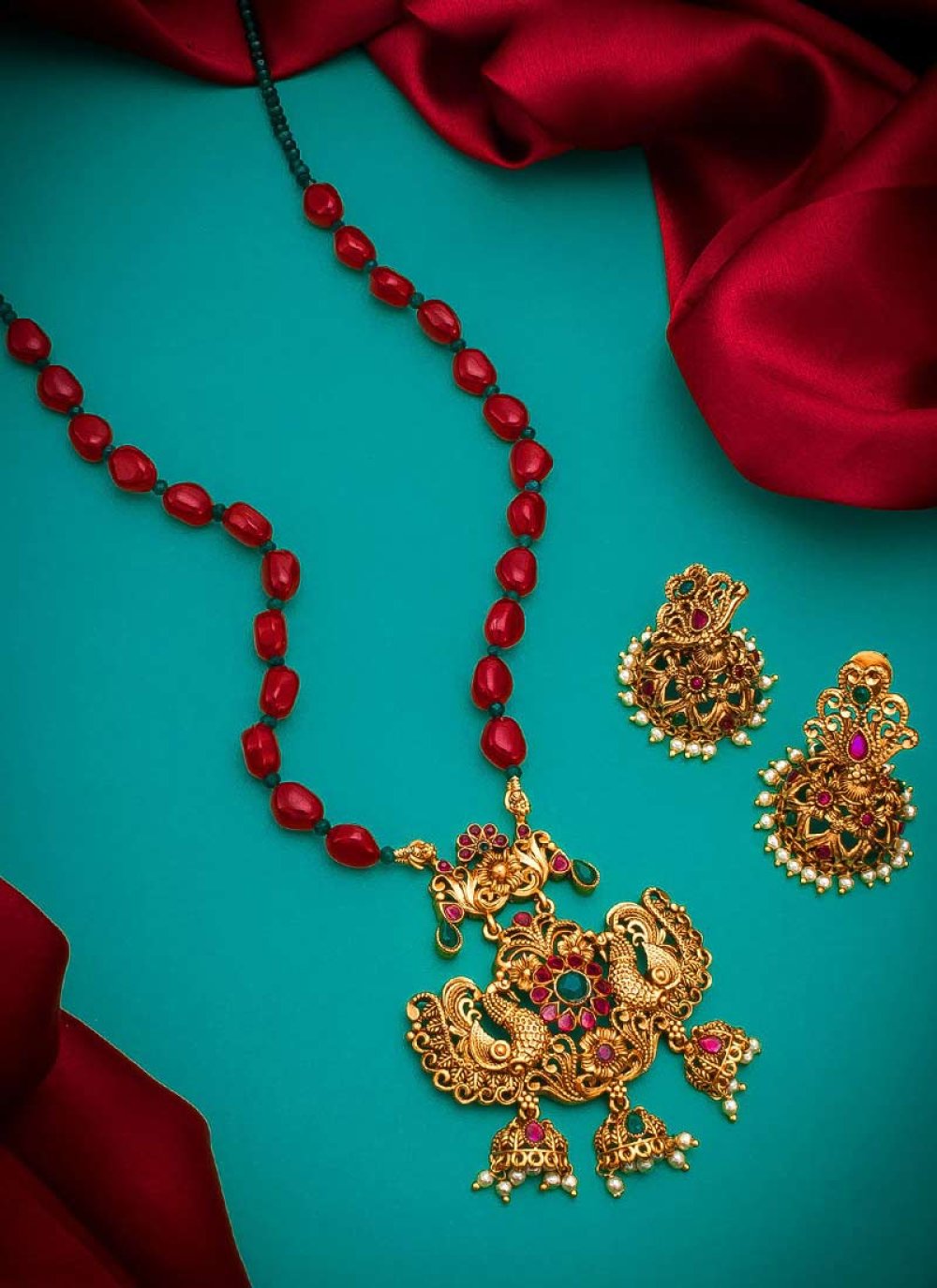 Outstanding Gold Rodium Polish Copper Beads Work Necklace Set