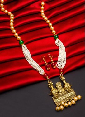 Outstanding Gold Rodium Polish Necklace Set For Festival