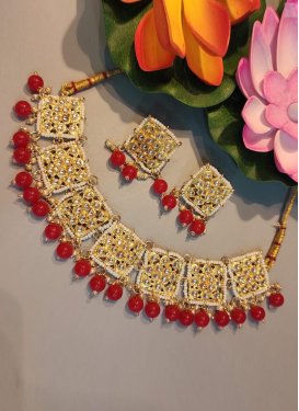 Outstanding Moti Work Necklace Set