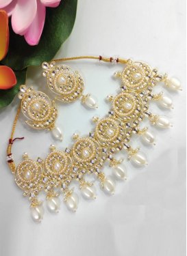 Outstanding  Moti Work Necklace Set
