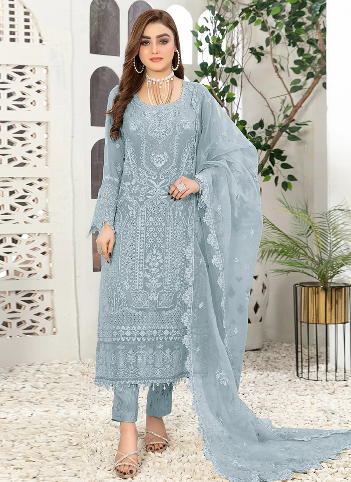 Pakistani popular shalwar kameez