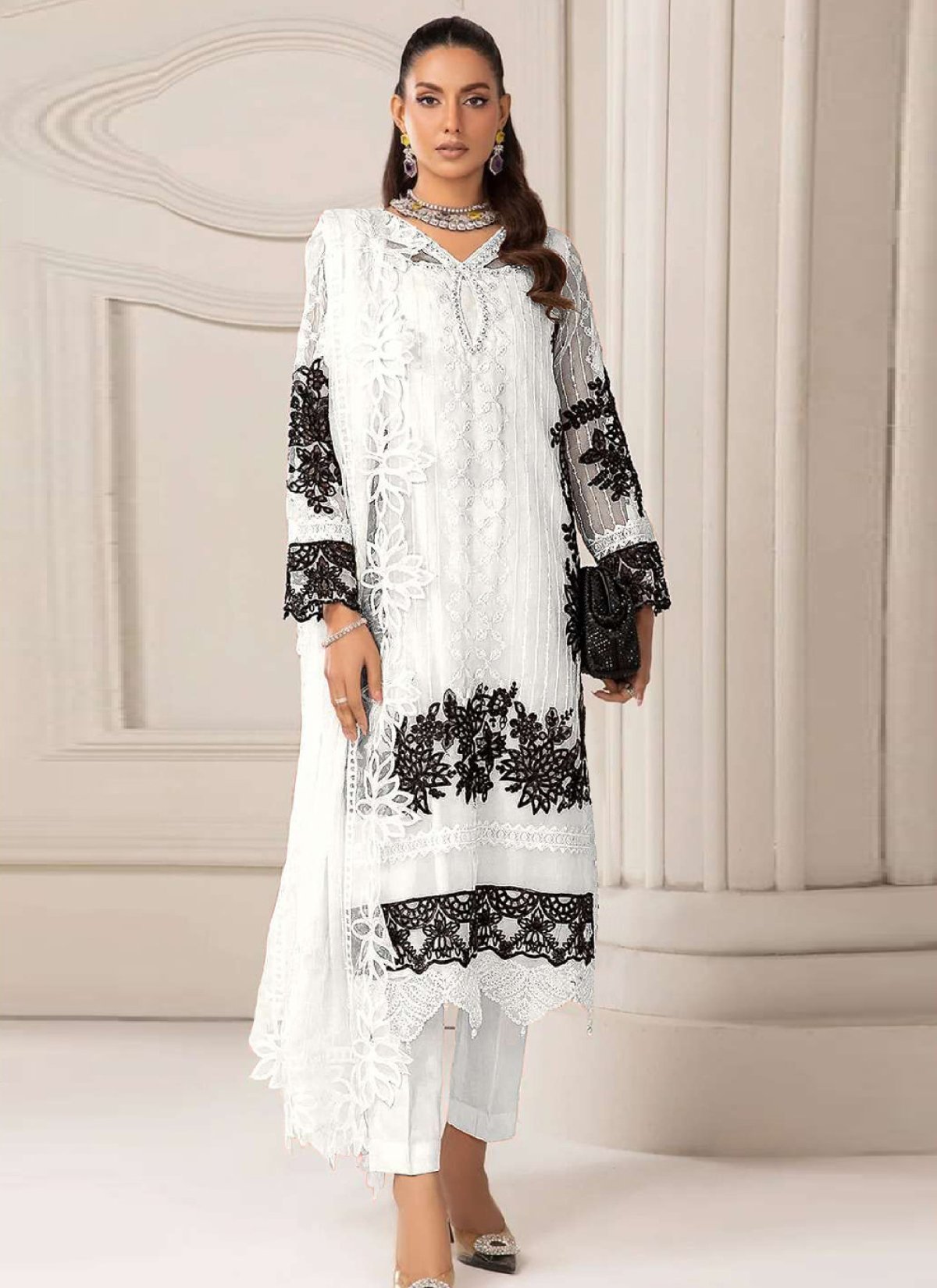 Buy Pakistani Straight Salwar Kameez For Ceremonial Online