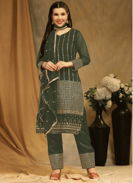Pant Style Pakistani Salwar Kameez For Ceremonial