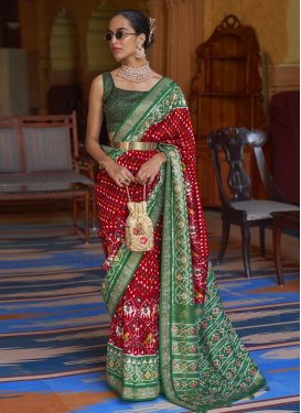 Woven Work Green and Red Designer Contemporary Style Saree