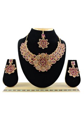 Perfect Alloy Gold Rodium Polish Stone Work Gold and Rose Pink Necklace Set
