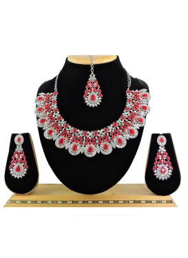 Perfect Alloy Stone Work Necklace Set For Ceremonial
