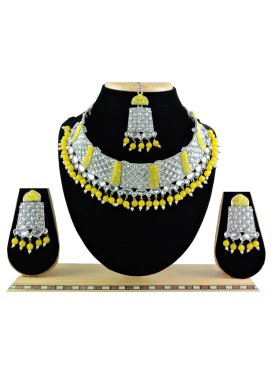 Perfect Beads Work White and Yellow Silver Rodium Polish Necklace Set