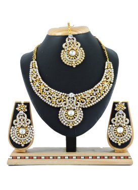 Perfect Gold Rodium Polish Stone Work Alloy Gold and White Necklace Set For Party