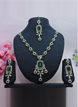 Perfect Silver Rodium Polish Green and White Stone Work Necklace Set