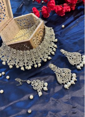 Praiseworthy Alloy Jewellery Set For Ceremonial