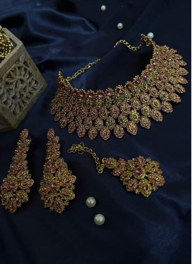 Praiseworthy Gold Rodium Polish Alloy Gold and Pink Necklace Set