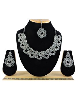Praiseworthy Silver Rodium Polish Alloy Grey and Silver Color Necklace Set