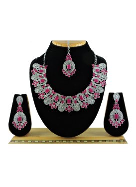 Precious Alloy Stone Work Necklace Set For Party