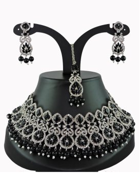 Precious Black and Silver Color Alloy Silver Rodium Polish Necklace Set For Ceremonial