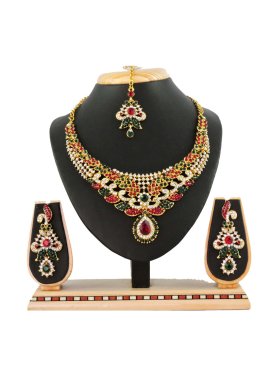 Precious Bottle Green and Maroon Alloy Necklace Set For Bridal