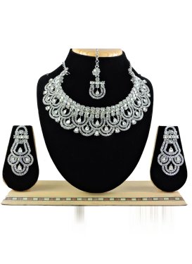 Precious Diamond Work Necklace Set