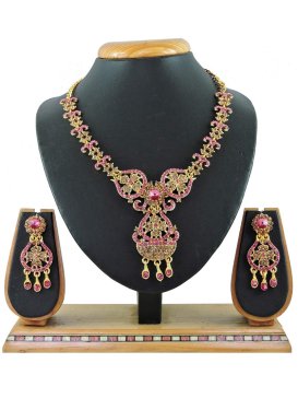 Precious Gold and Hot Pink Necklace Set For Ceremonial