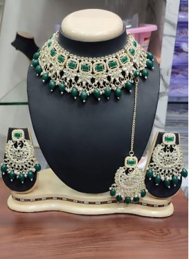 Precious Gold Rodium Polish Beads Work Alloy Bottle Green and Off White Necklace Set