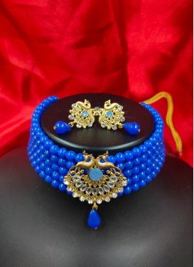 Pretty Blue and White Beads Work Alloy Gold Rodium Polish Necklace Set