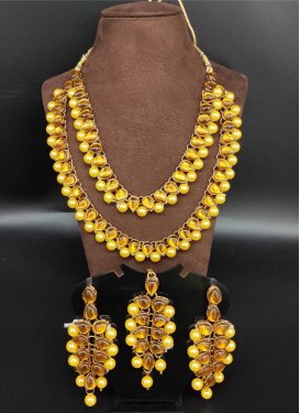 Pretty Gold Rodium Polish Alloy Necklace Set