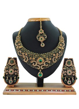 Pretty Gold Rodium Polish Bottle Green and Gold Stone Work Necklace Set