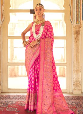 Raw Silk Contemporary Style Saree For Ceremonial