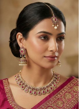 Red and White Alloy Gold Rodium Polish Necklace Set For Festival