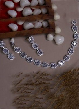 Royal Alloy Diamond Work Jewellery Set