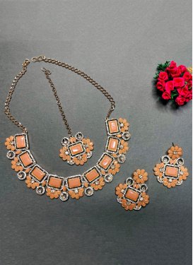 Royal Alloy Peach and White Necklace Set