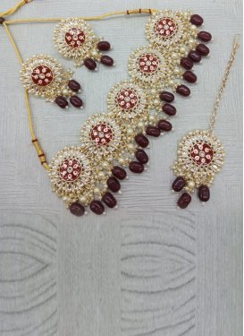 Royal Beads Work Maroon and Off White Gold Rodium Polish Necklace Set