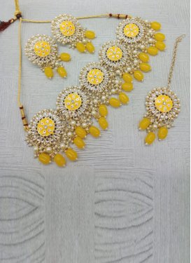 Royal Mustard and Off White Necklace Set For Party