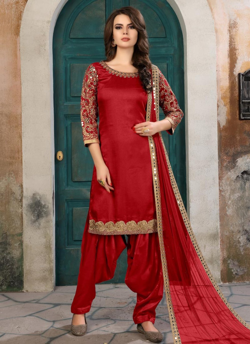 Aggregate more than 115 red patiala suit online super hot