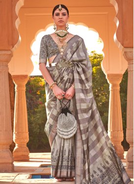 Silk Blend Trendy Classic Saree For Festival