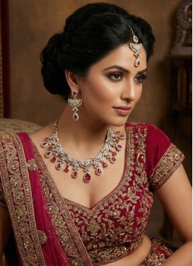 Stone Work Fuchsia and White Necklace Set for Ceremonial