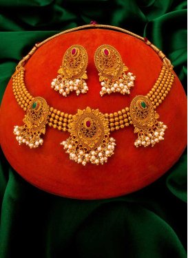 Sumptuous Alloy Gold Rodium Polish Necklace Set
