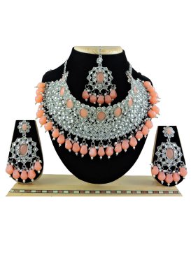 Sumptuous Alloy Kundan Work Necklace Set