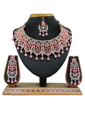 Sumptuous Alloy Stone Work Jewellery Set For Party