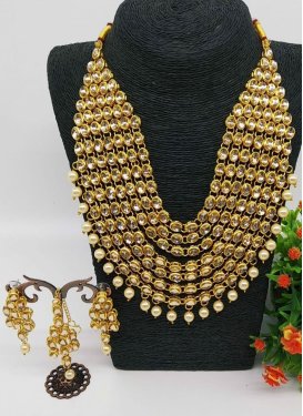 Sumptuous Beads Work Alloy Gold Rodium Polish Necklace Set For Ceremonial
