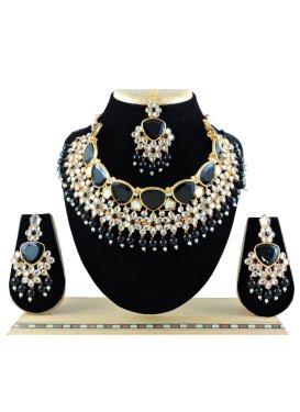 Swanky Alloy Black and White Necklace Set