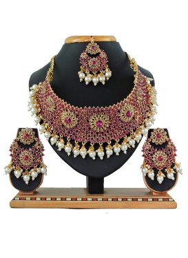 Swanky Stone Work Necklace Set for Ceremonial