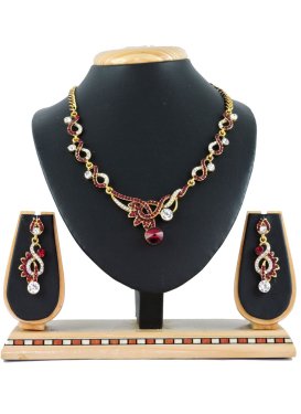 Swanky Stone Work Necklace Set For Party