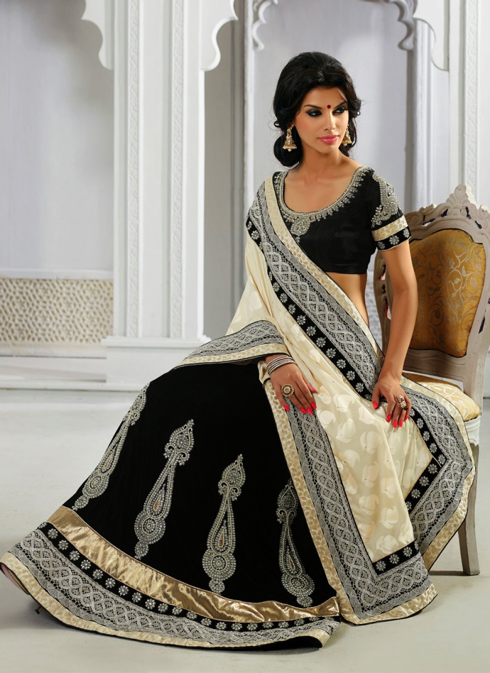 B36 SM TRENDZ Printed Bollywood Georgette Saree - Black