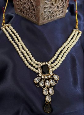 Trendy Alloy Diamond Work Necklace Set For Ceremonial