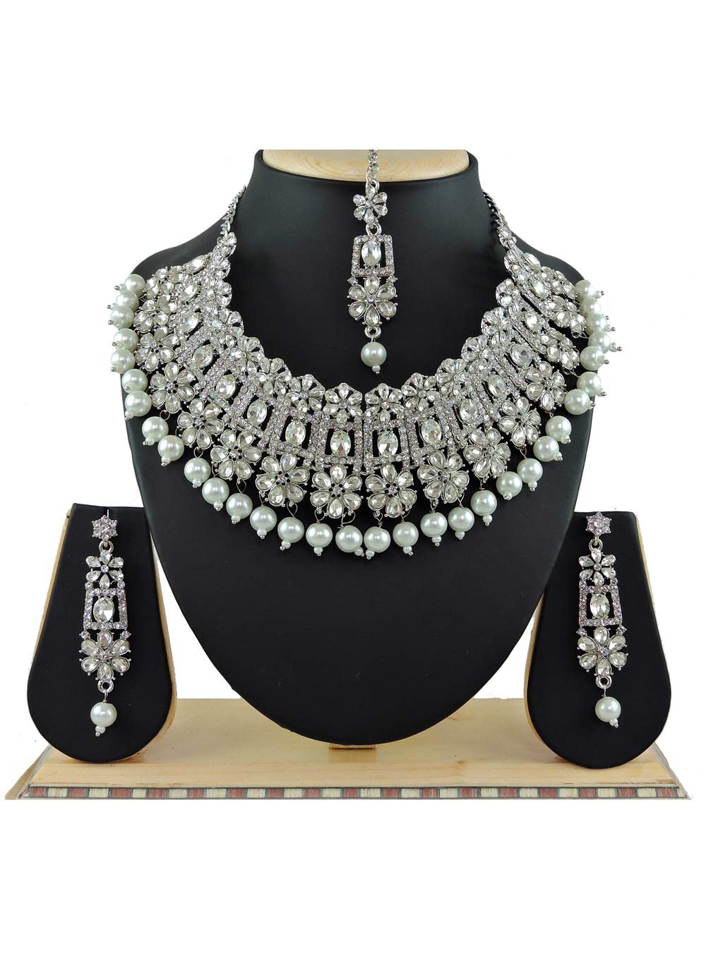 Trendy Diamond Work Alloy Silver Rodium Polish Necklace Set For Party