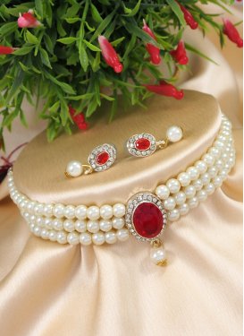 Trendy Red and White Alloy Gold Rodium Polish Necklace Set For Party