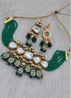 Unique Alloy Gold Rodium Polish Beads Work Green and White Necklace Set