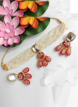 Unique Red and White Alloy Gold Rodium Polish Necklace Set For Ceremonial