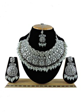 Versatile Alloy Silver Color and White Beads Work Necklace Set