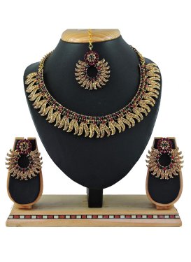 Versatile Gold and Maroon Alloy Necklace Set For Festival
